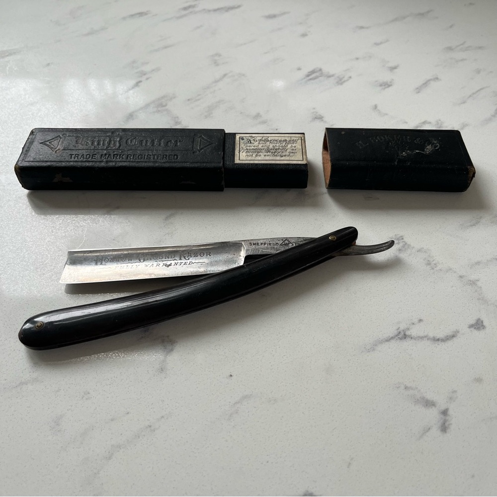 Antique Hollow Ground Straight Razor. 🏴󠁧󠁢󠁥󠁮󠁧󠁿 Made in Sheffield, England.